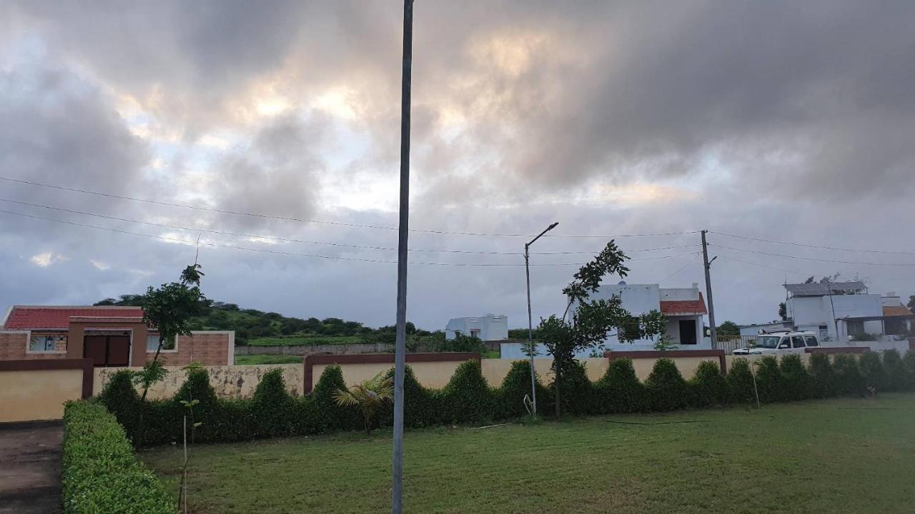 Krishna Farm & Forest Villa Bhuj Eksteriør billede
