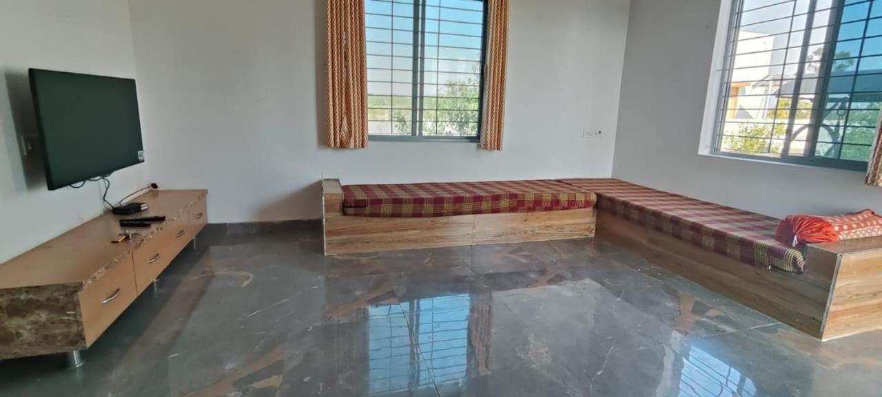 Krishna Farm & Forest Villa Bhuj Eksteriør billede